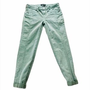 White House Black Market Green Capri Cargo Pants